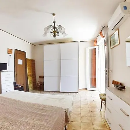 Centralissimo Monolocale Con Terrazzino Vista Mare Apartment Santa Maria di Leuca